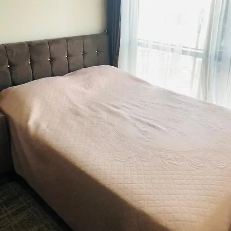 Toplu Ulaşıma Yakın Site İçinde Hijyenik 1+1 Daire * Istambul