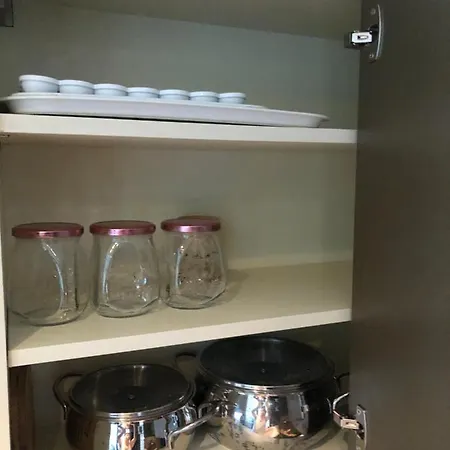 Toplu Ulaşıma Yakın Site İçinde Hijyenik 1+1 Daire *