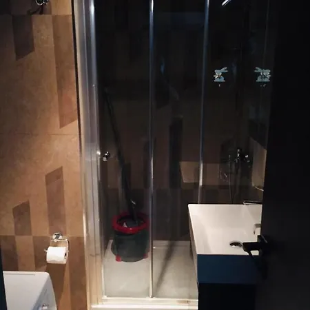 Toplu Ulaşıma Yakın Site İçinde Hijyenik 1+1 Daire Apartamento
