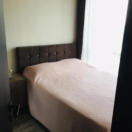 Toplu Ulaşıma Yakın Site İçinde Hijyenik 1+1 Daire